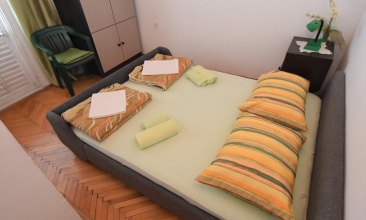 Kuća Silvija, Apartman 6+2, Murter