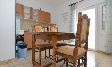 Kuća Pavica, Apartman 4+1 a, Jezera