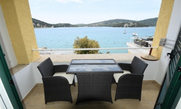 Kuća Josip, Studio 2 c, Tisno