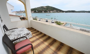 Kuća Josip, Studio 2+1 b, Tisno