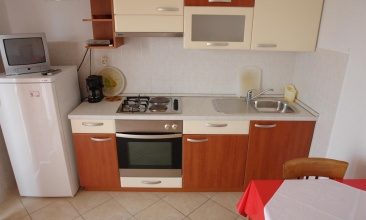 Kuća Andrija, Apartman 2+1 a, Jezera