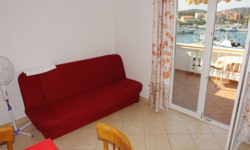 Kuća Andrija, Apartman 2+1 a, Jezera