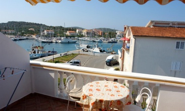 Kuća Andrija, Apartman 2+1 a, Jezera