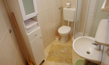 Kuća Andrija, Apartman 2+1 a, Jezera