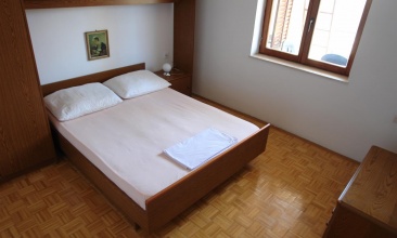 Kuća Crna, Apartman 4+1 a, Murter