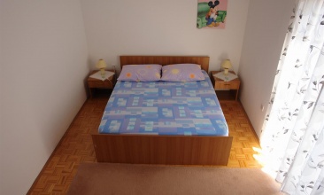 Kuća Crna, Apartman 4+1 b, Murter