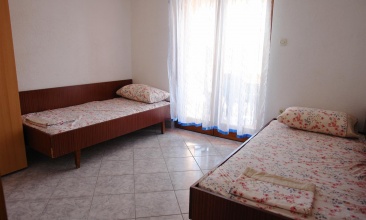 Kuća Denis, Apartman 4+1 b, Jezera