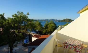 Kuća Dina, Soba  2 a, Murter