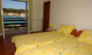 Kuća Doris, Apartman 2+2 a, Jezera