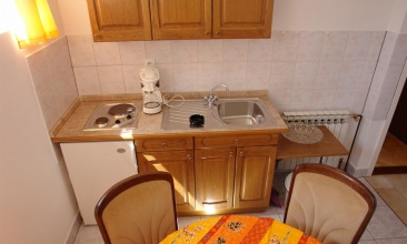 Kuća Doris, Apartman 2+1 b, Jezera