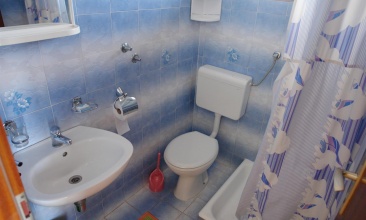 Kuća Doris, Apartman 2+1 b, Jezera