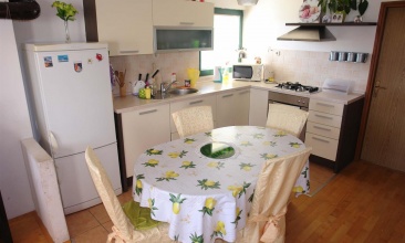 Kuća Enigma, Apartman 2+2, Betina