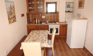 Kuća Đenko 2, Apartman 4+2, Betina
