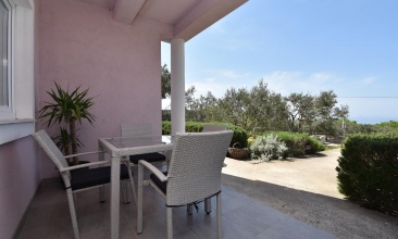 Kuća Sandra, Apartman 4+2 b, Murter