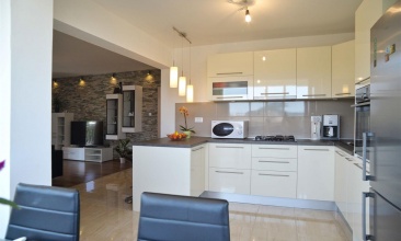 Kuća Ana 2, Apartman 4+2, Betina