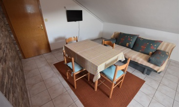 Kuća Kopriva, Apartman 2+1 b, Murter