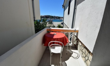 Kuća Andrija, Apartman 2+1 b, Jezera