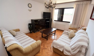 Kuća Henrik, Apartman 4, Jezera