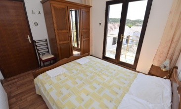 Kuća Henrik, Apartman 4, Jezera