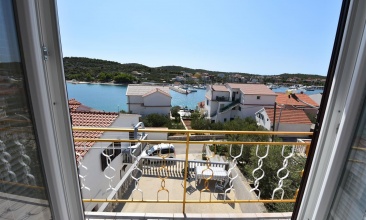 Kuća Henrik, Apartman 2+1, Jezera