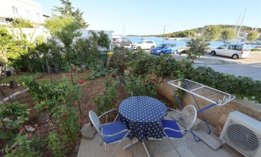 Kuća Andrija, Apartman 2 c, Jezera