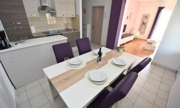 Kuća Pavić, Apartman 2+2, Betina