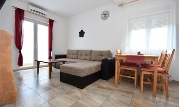 Vila Bonino, Apartman 2+2 b, Murter
