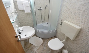 Vila Bonino, Apartman 2+2 b, Murter