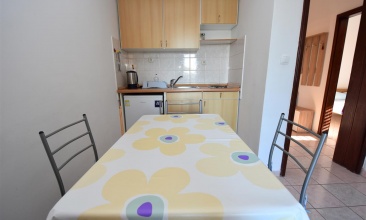 Kuća Vinka, Apartman 4 a, Jezera