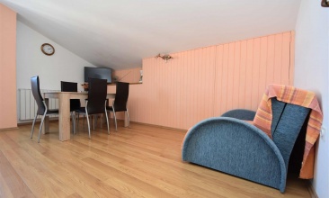 Kuća Lidija, Apartman 4+1, Betina