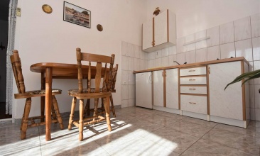 Kuća Lidija, Apartman 2+1 a, Betina