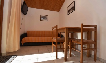 Kuća Lidija, Apartman 2+1 b, Betina