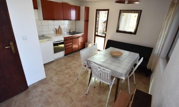 Kuća Nikola, Ribarska kuća 2+2, Murter