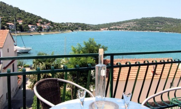 Kuća Gvido, Apartman 4+2, Tisno