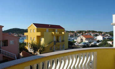 Kuća Frane, Apartman 2+2 a, Jezera