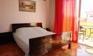 Kuća Frane, Apartman 2+2 b, Jezera