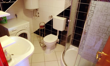 Kuća Frane, Apartman 2+2 b, Jezera
