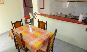 Kuća Frane, Apartman 4+2, Jezera