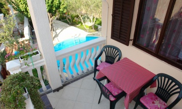 Kuća Gordan, Apartman 2+1 c, Murter