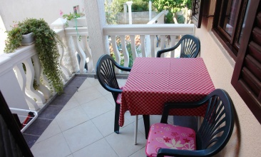 Kuća Gordan, Apartman 2+1 c, Murter