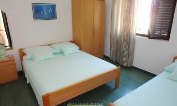 Kuća Gordan, Apartman 4+2 a, Murter