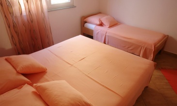 Kuća Gordan, Apartman 4+2 b, Murter