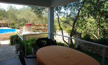 Kuća Gordan, Apartman 4+2 b, Murter