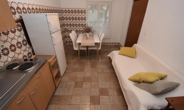 Kuća Vladimir, Apartman 4+1 b, Betina