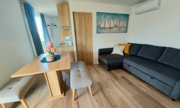 Kuća Jazina 2, Mobilna kućica 4+2, Tisno