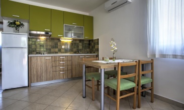 Kuća Ena, Apartman 2+2 c, Betina