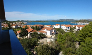 Kuća Ivica, Apartman 2+1 b, Murter