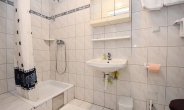 Kuća Jelena, Apartman 2+2 b, Murter