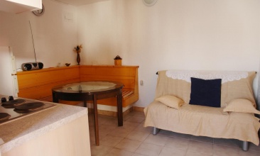 Kuća Kaleb, Apartman 2, Tisno