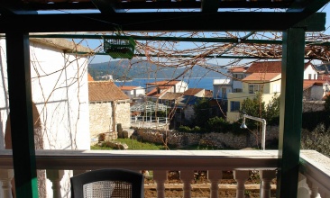 Kuća Kaleb, Apartman 2, Tisno